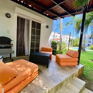 Madonna Pool Corales Apartment